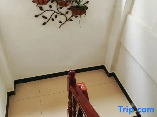 Longling Rujia Apartment