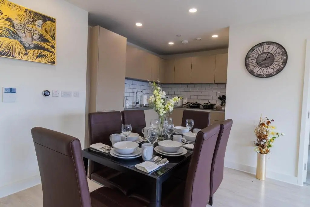Virexxa Bedford Centre - Supreme Suite - 2Bed Flat with Free Parking & Gym