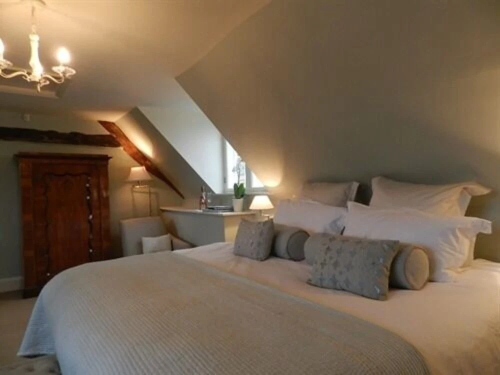 The Glove House