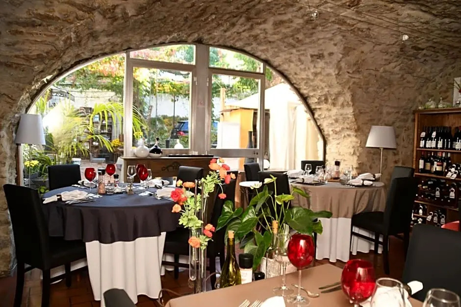Holiday Home St Restitut with Fireplace I