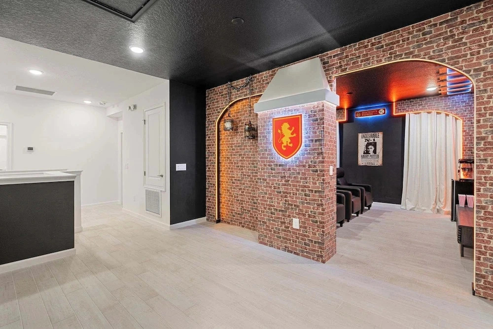 Themed 10bd Family Home w/ Private Pool & Game Room