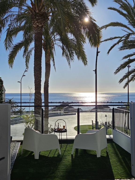 HOSTAL LUXURY NIT I DIA