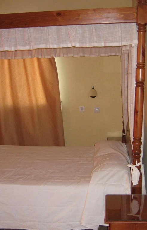 Nice Home in Pegia-paphos With Wifi and 4 Bedrooms
