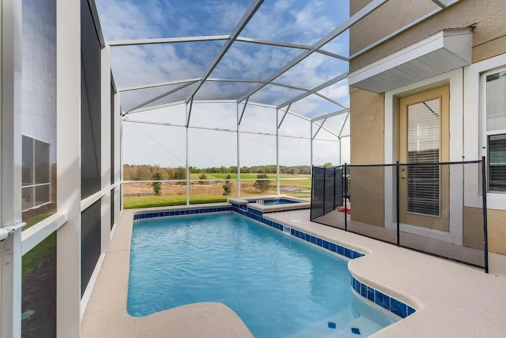 8923 CC - Fabulous 5BR Single Family: Sleeps 12 - Private Pool -