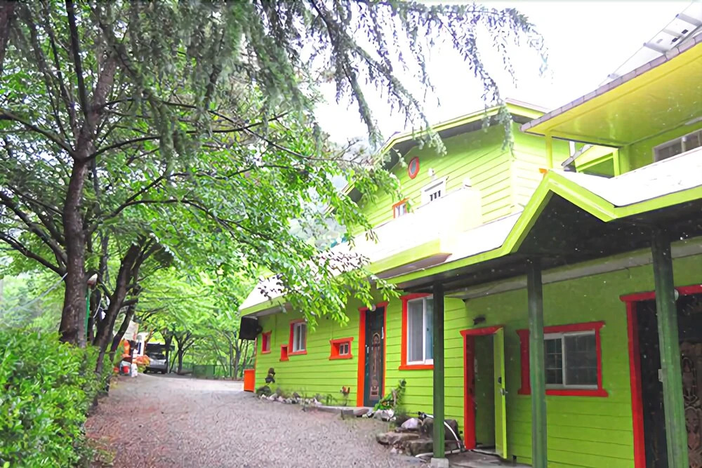 Baenaegol Audio Jeongwon Pension