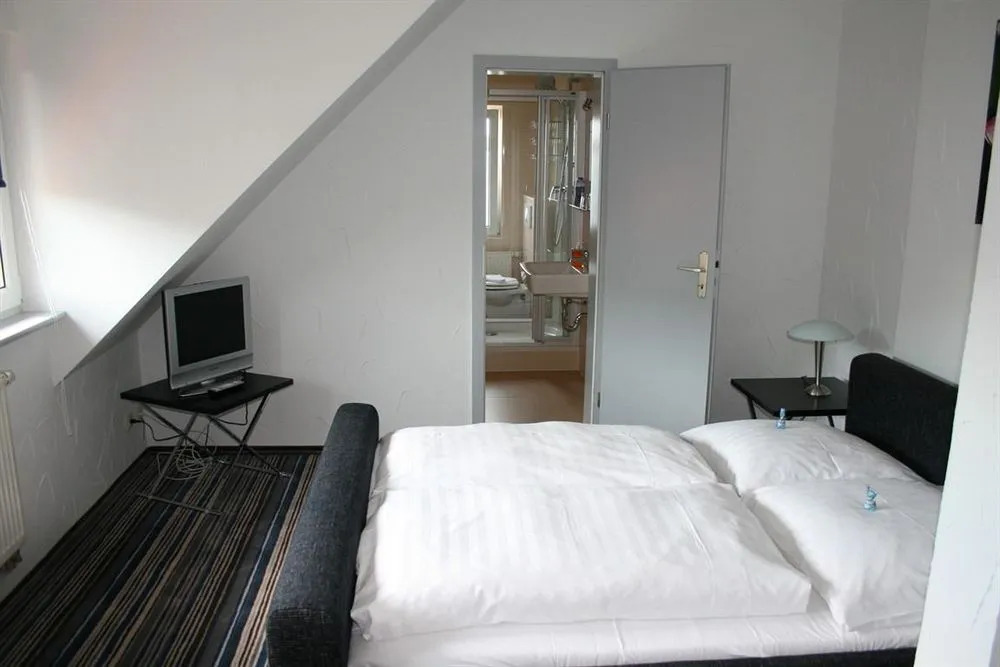 Hotel EDEN