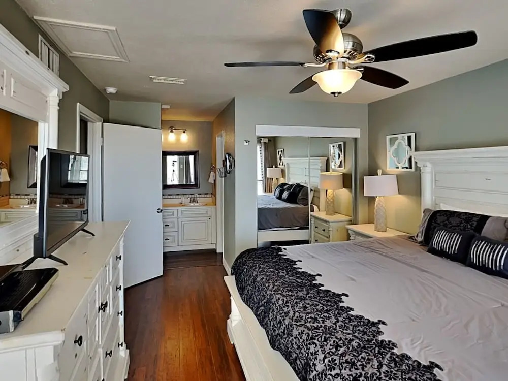 Flippin Fabulous 107 2 Bedrooms 2 Bathrooms Condo