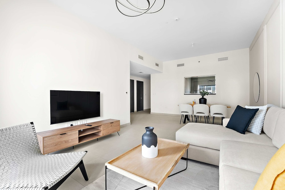Silkhaus Large 2bdr in Najmat Near Reem Park