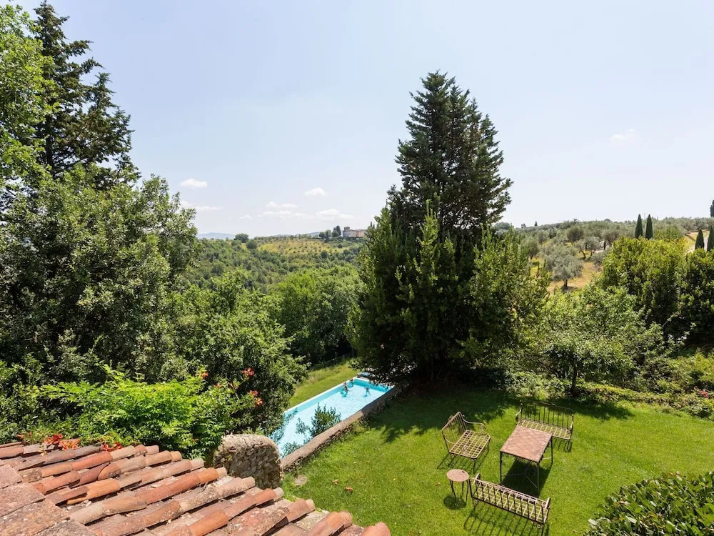 Deluxe Apartment in Montefiridolfi with Swimming Pool