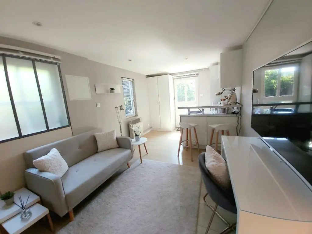 Charmant Studio Sur Cour a Lyon 9e Mont D'or (Adults Only)