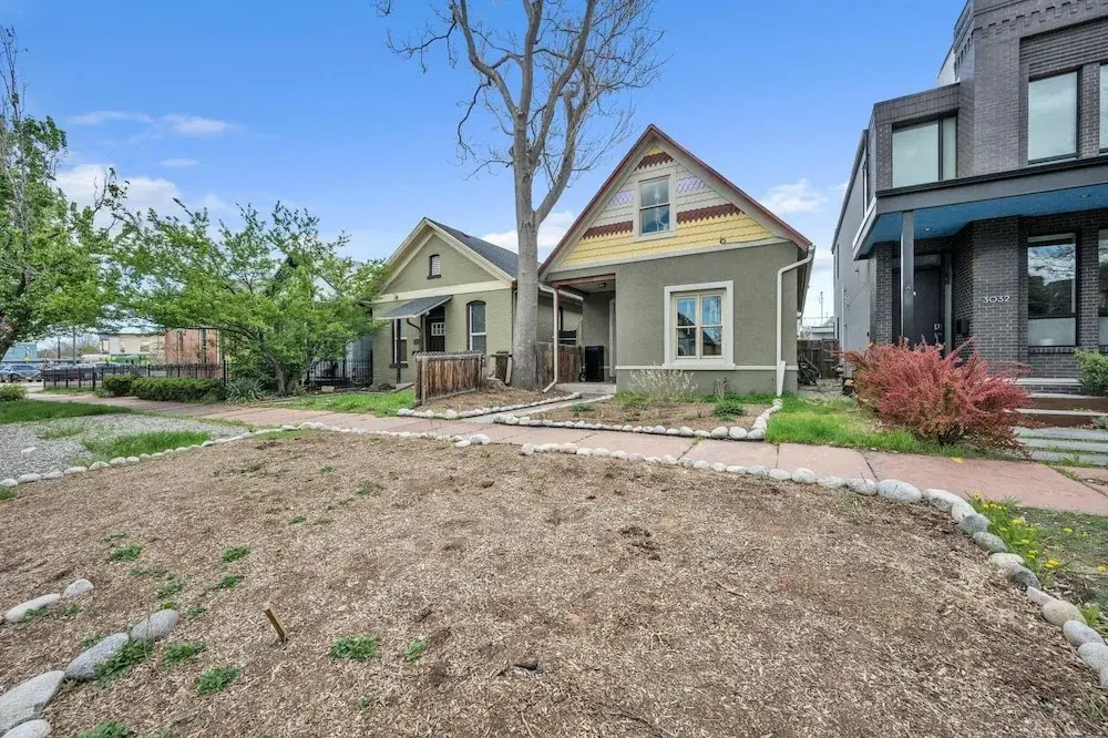 Stylish 2-story Home - Perfect Denver Location 2 Bedroom Home