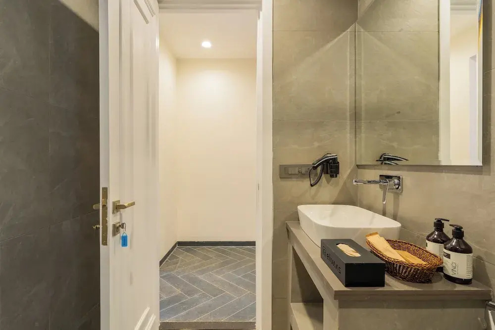 ELIVAAS Laguna Camellia - Luxe 4 BHK Villa Near Popular Beaches with Private Pool