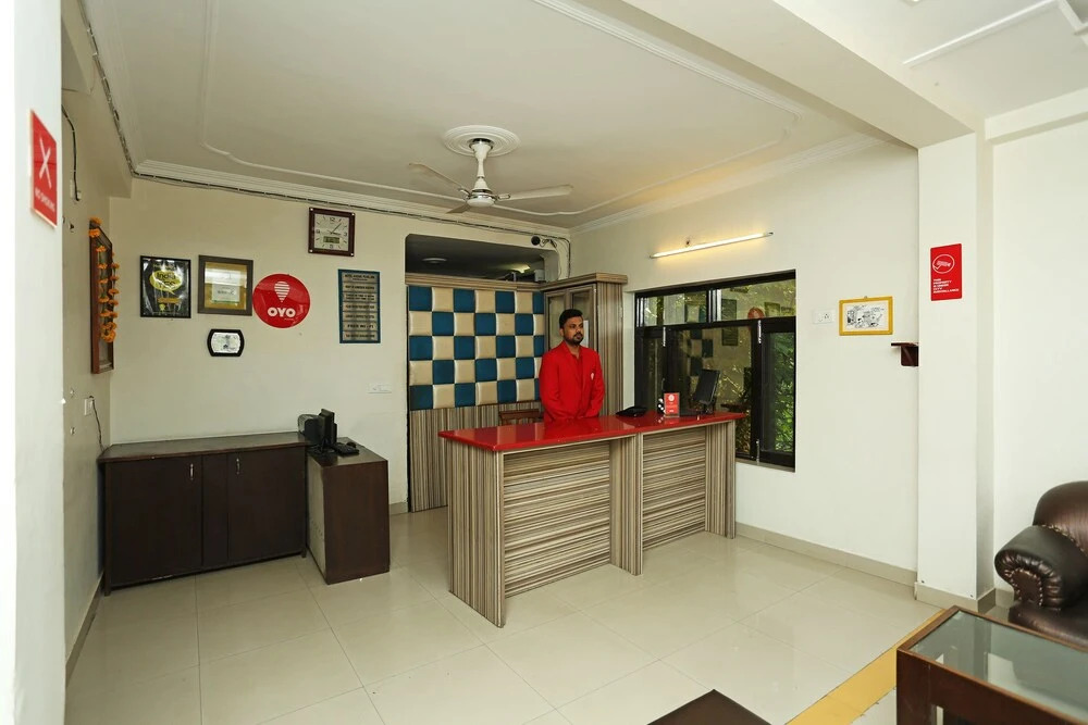 OYO 8785 Hotel Queen's Pearl