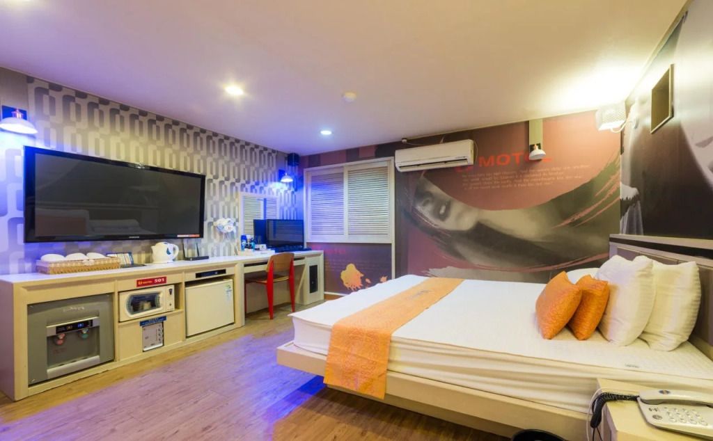 U Hotel