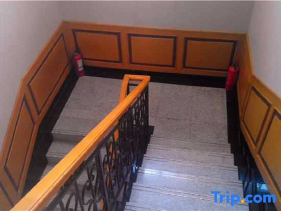 Yunchi Business Hotel (Wukesong 301 PLA General Hospital, Beijing)