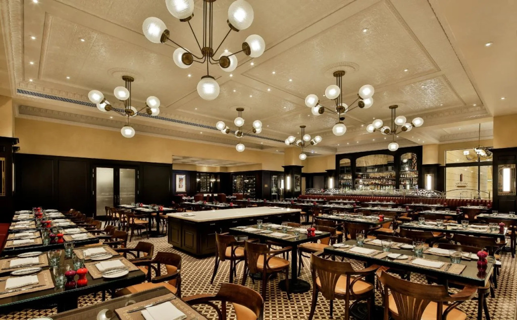 The Parisian Macao