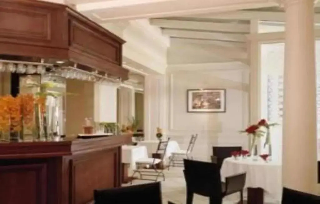 Hotel Suites Unic Renoir Saint-Germain