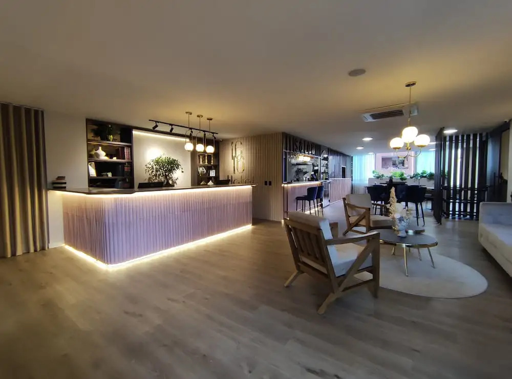 1616 Hotel