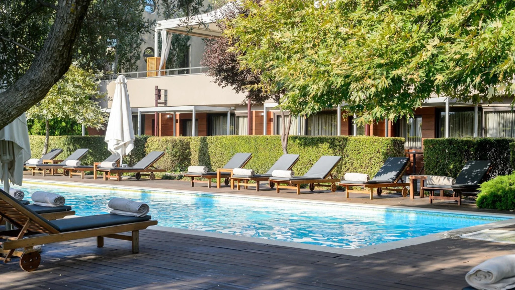 Alexander Beach Hotel & Spa