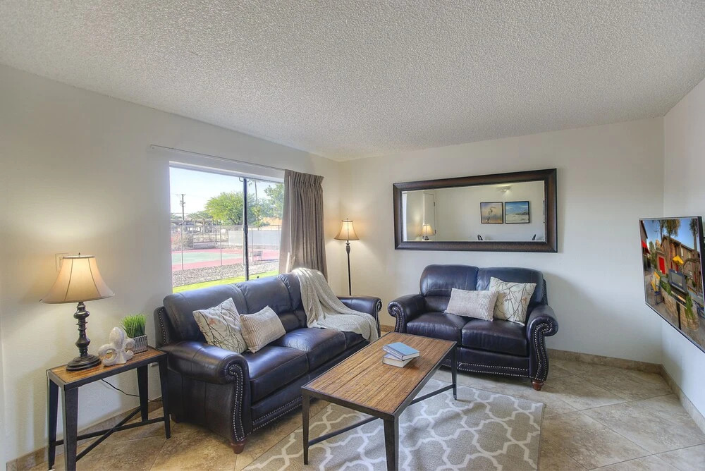 140 Fully Furnished Condo with WiFi by RedAwning