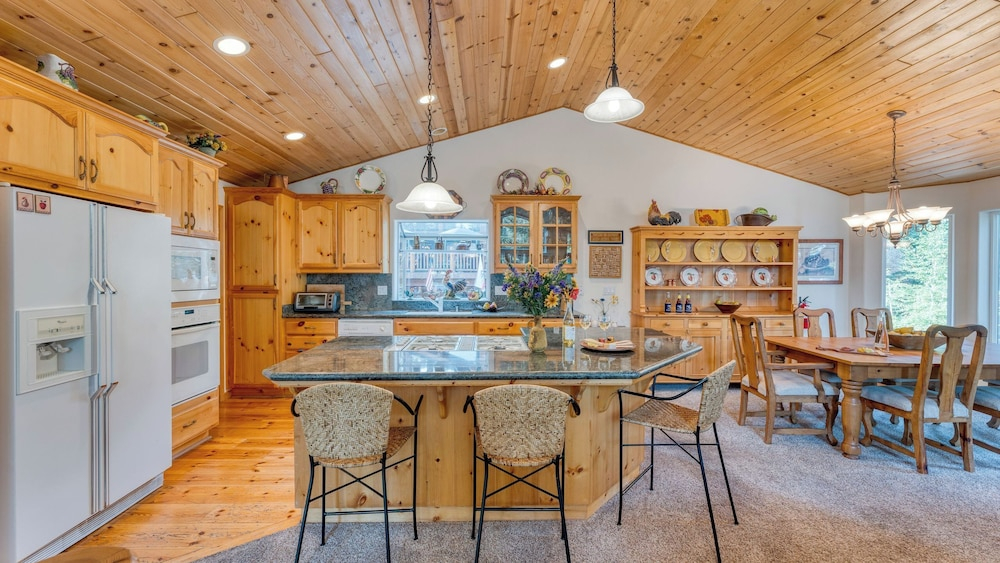 Tahoe Vista by Avantstay Central Location + Patio
