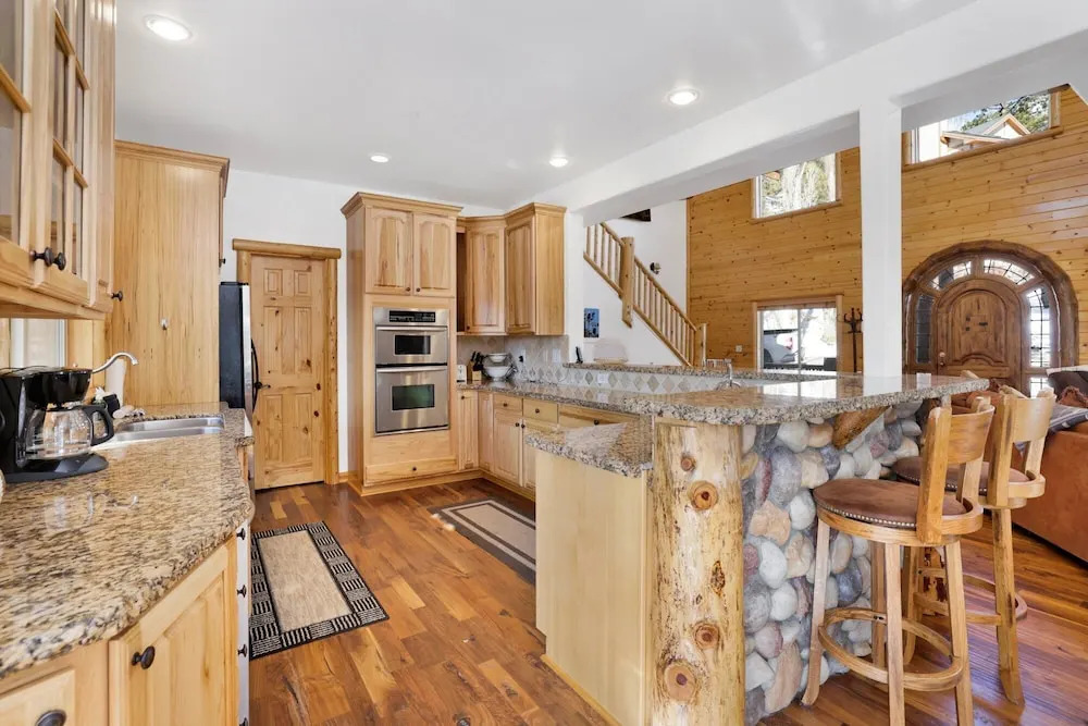 Cozy Lakeview Hideaway #2261