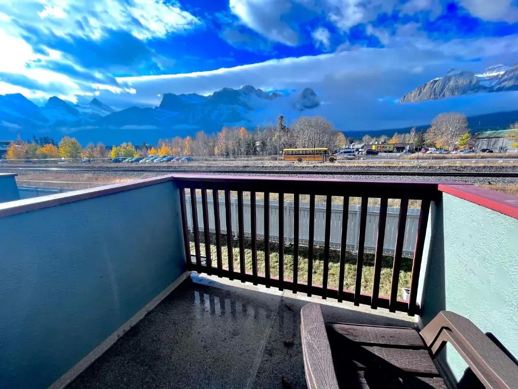 Canadian Rockies Chalets by Trilink