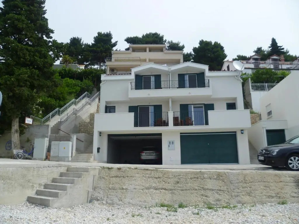 Apartmani Plana, Zaostrog