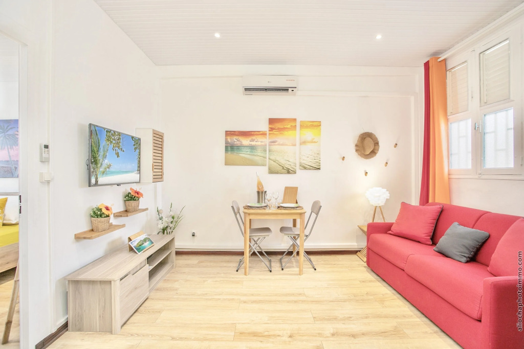 Foyal Suites