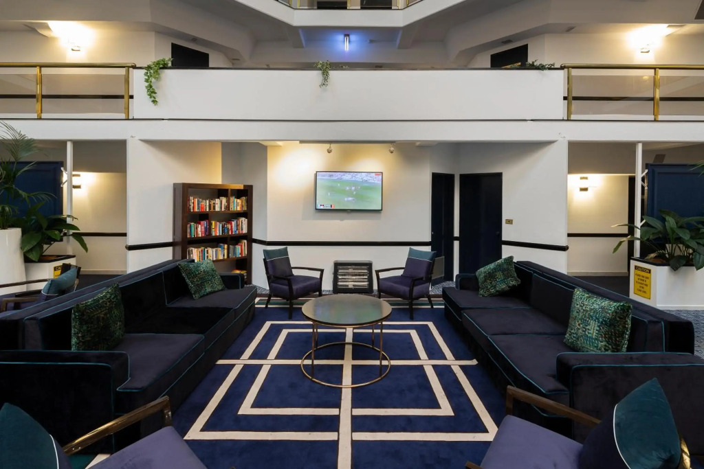 Ramada by Wyndham Diplomat Canberra