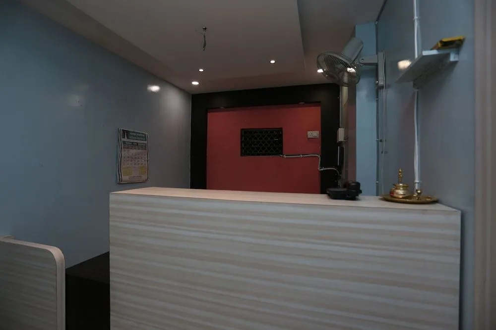 OYO 27016 Hotel Sai Siddhi