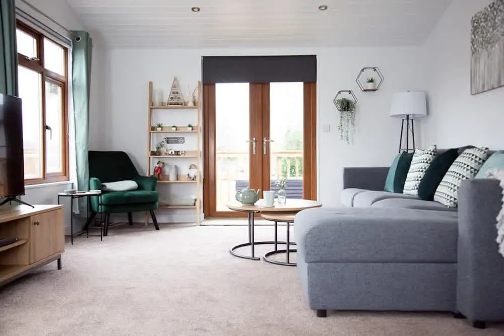 Stunning 3 Bedroom Lodge With Hot Tub in York