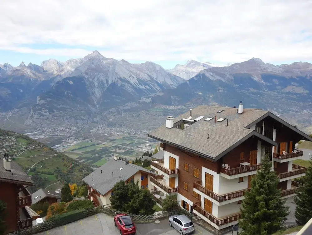 Mountain Apartment With Views
