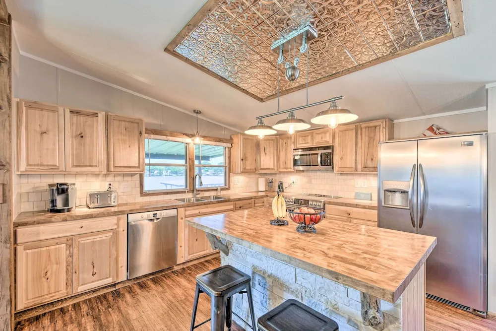 Lakefront Granbury Home, Boat Dock On-site!