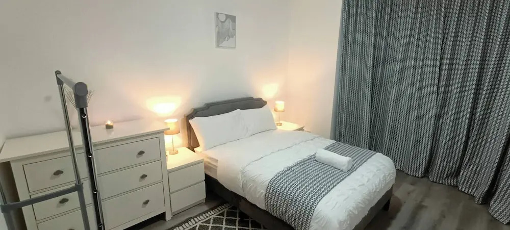 Modern & Stylish Retreat 15 Mins to Central London