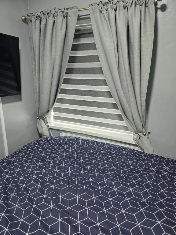Manchester - House - Sleeps 6 - Parking - Garden