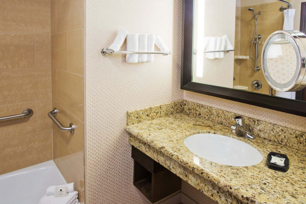 Crowne Plaza Anchorage-Midtown by IHG