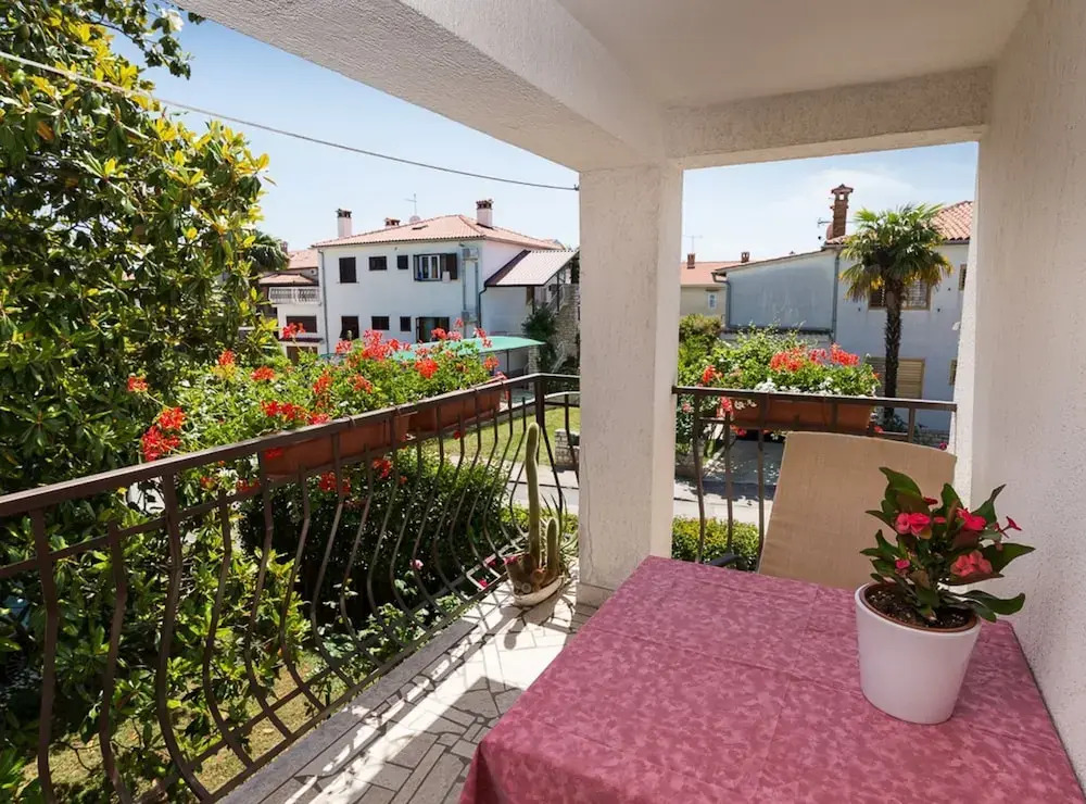 Sunny Street Apartments