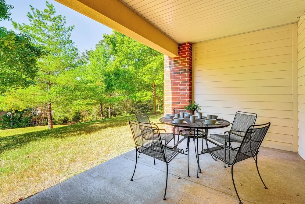 Quiet Condo w/ Patio: 3 Mi to Dtwn Branson!