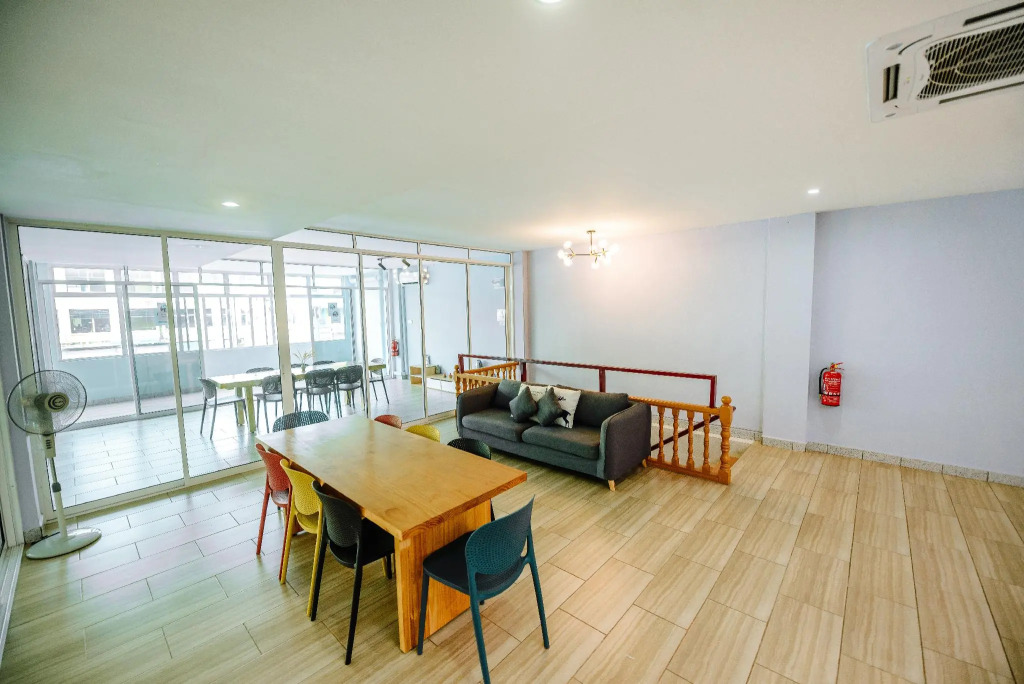 SemRock Hotel