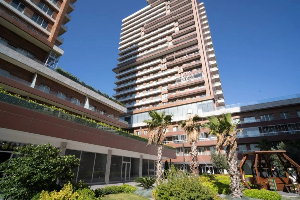 Fancy 2+1 Apt (2 bathrooms) - Core living