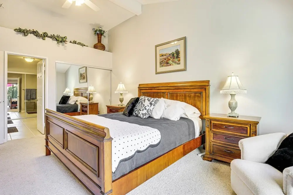 Community Pools & Golf Views: Palm Desert Condo!