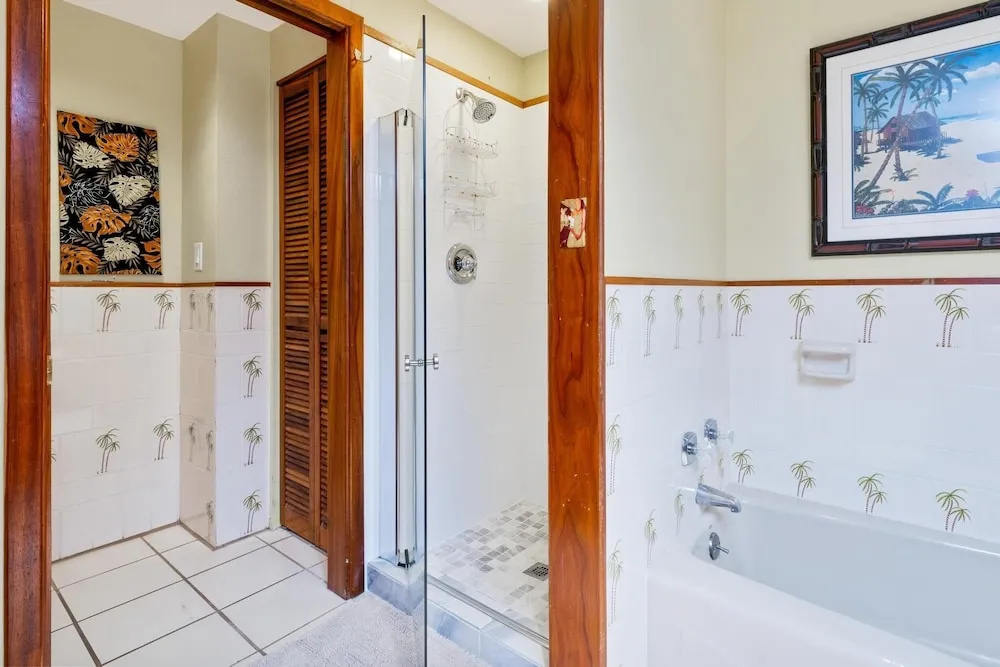 Kahaluu Bay Villas