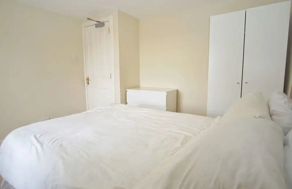 Spacious, Bright, Festival Flat for 6 at Meadows