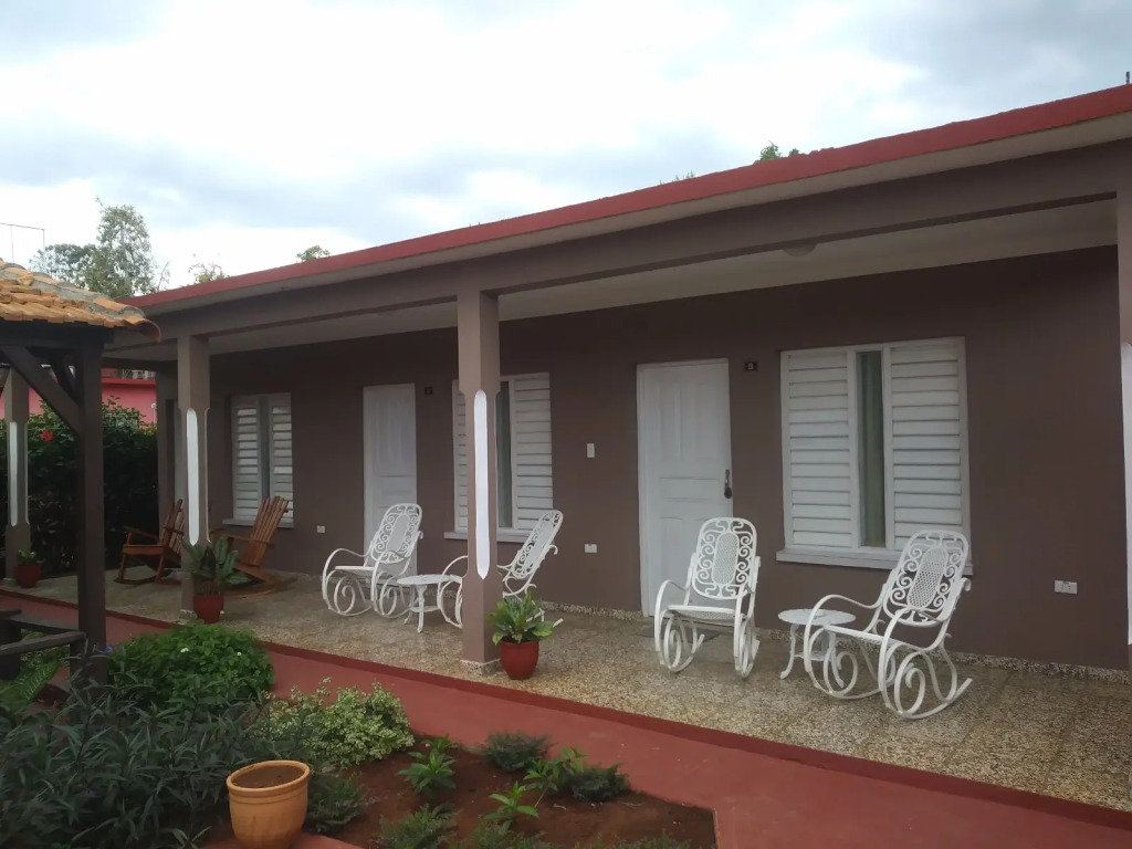 Hostal Leonel Millo