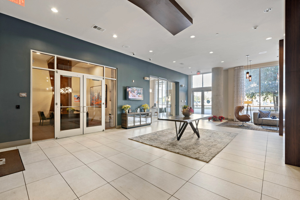 Downtown Location ✔Deep Cleaned ✔Modern Living