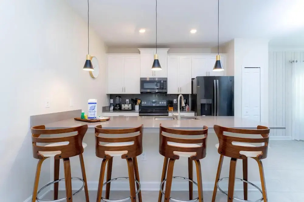 1176 CD - Luxury 4BR Townhome: Pool & Game Room