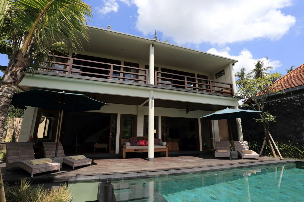 DLegon Villas