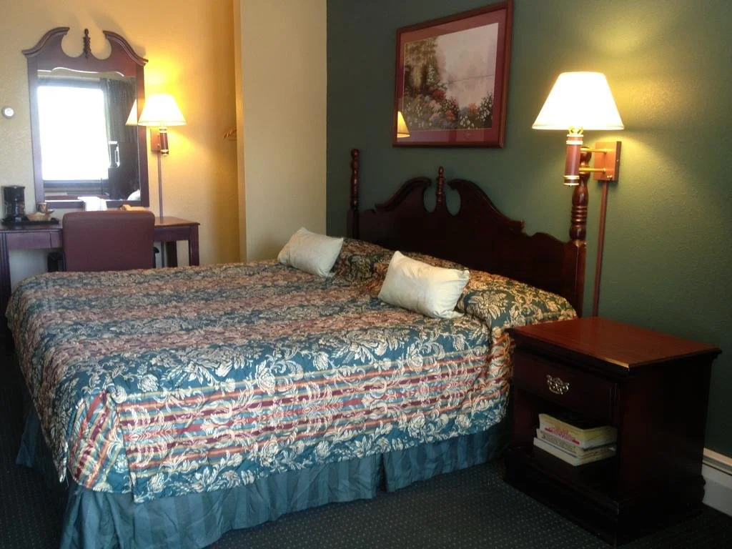 Red Carpet Inn Orchard Park