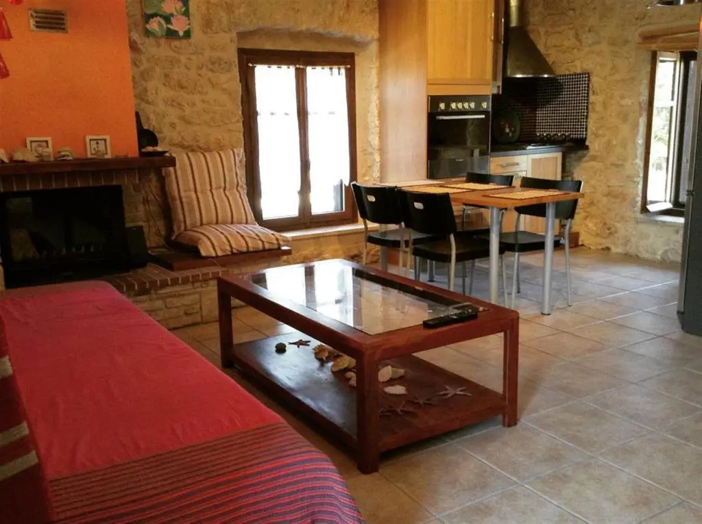 Nikos Stone Guest House
